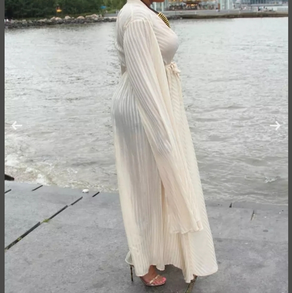 Kimono style robe - Picture 4 of 7